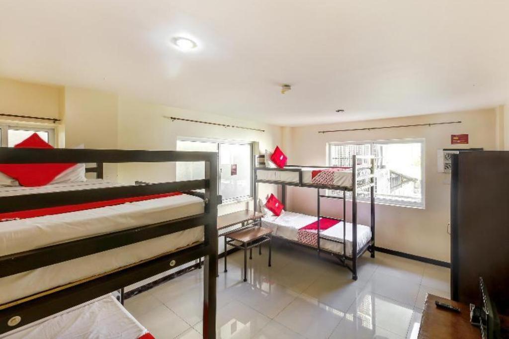 Oyo 842 City Smiles Apartelle San Juan  Exterior photo